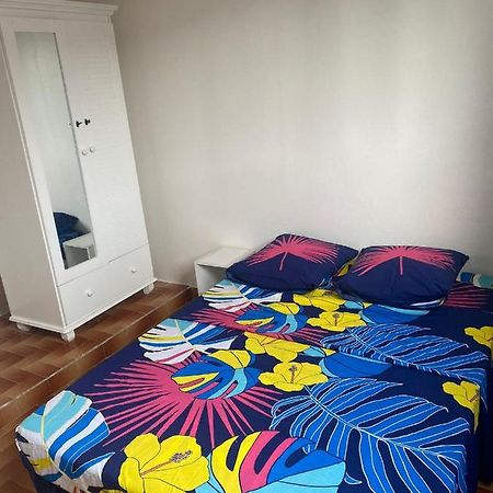 Appartement A Proximite De La Plage Du Bourg ! Sainte-Anne  Exterior photo