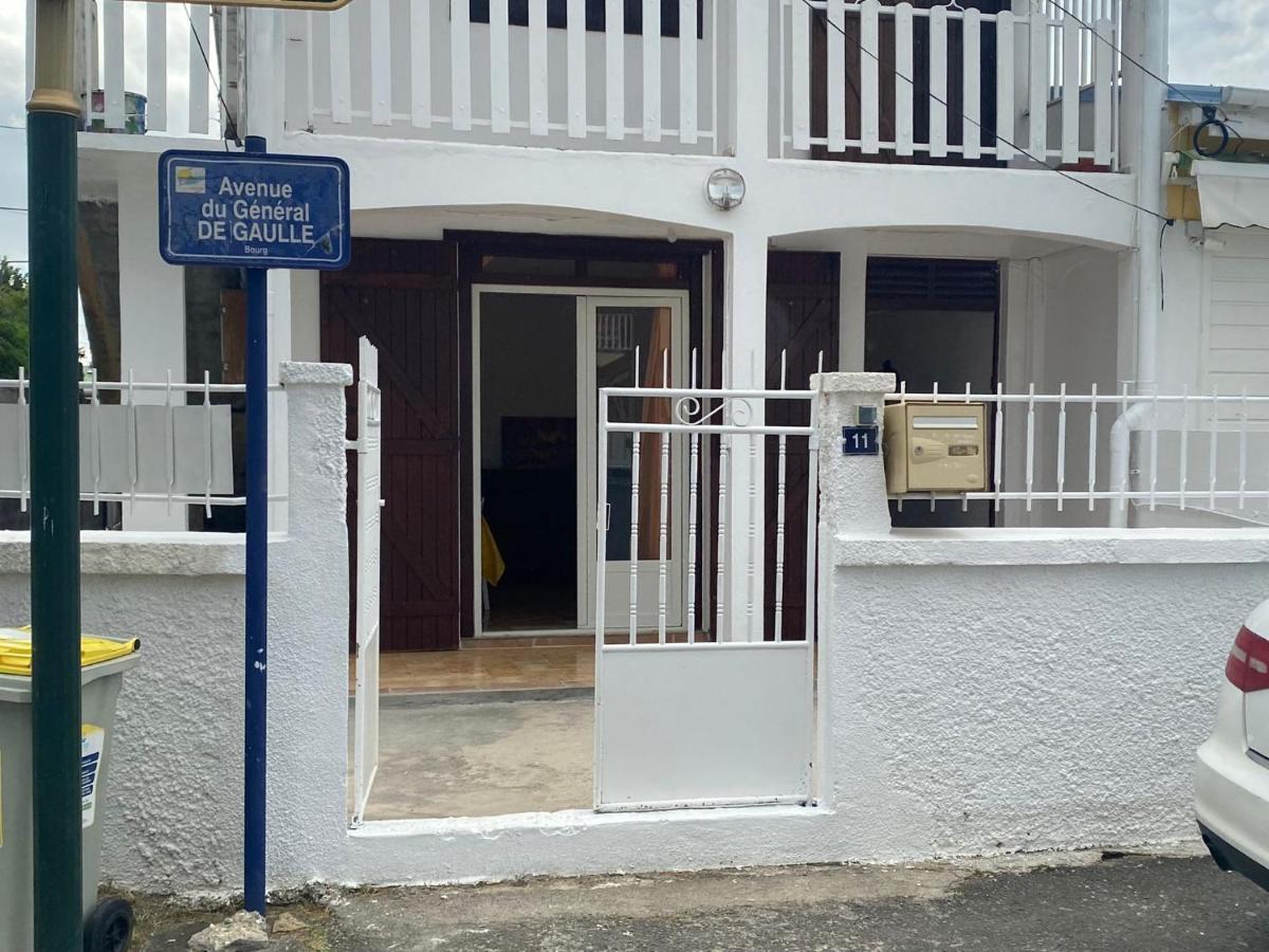 Appartement A Proximite De La Plage Du Bourg ! Sainte-Anne  Exterior photo